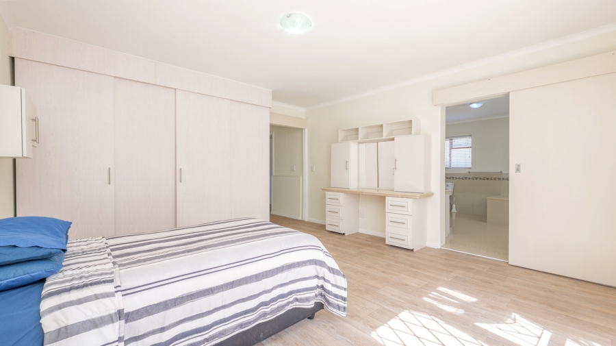 5 Bedroom Property for Sale in Bredasdorp Western Cape